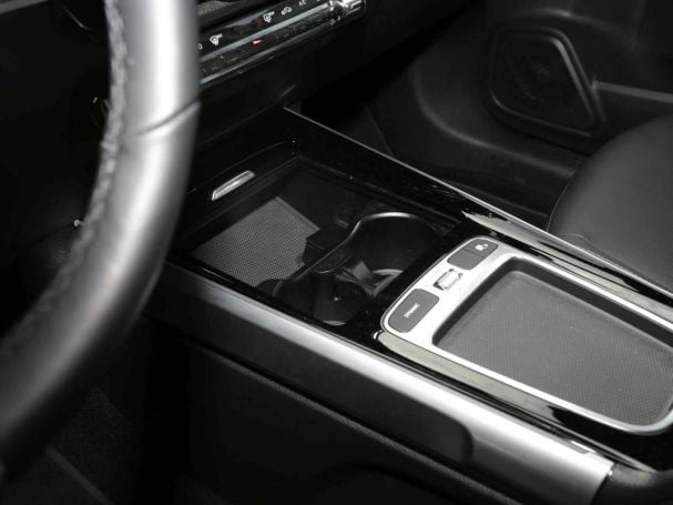 Mercedes-Benz EQB 300 4M Progressive Panorama Distronic Kamera