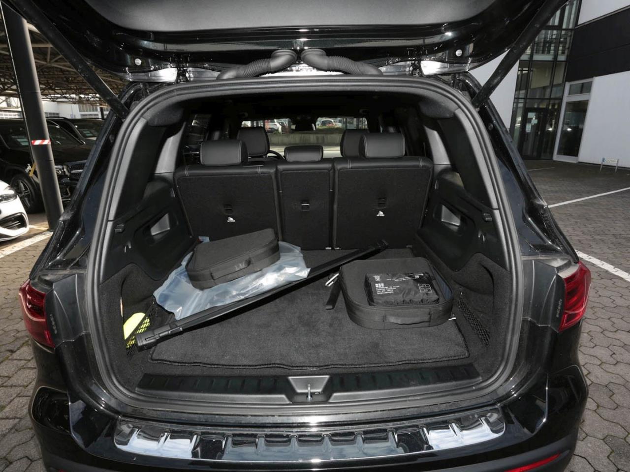 Mercedes-Benz EQB 300 4M Progressive Panorama Distronic Kamera