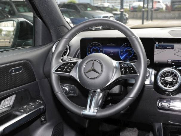 Mercedes-Benz EQB 300 4M Progressive Panorama Distronic Kamera