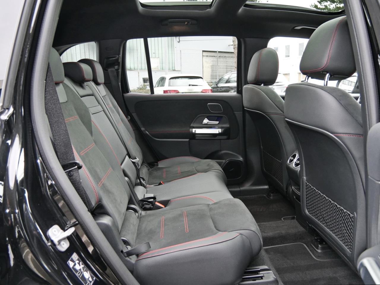 Mercedes-Benz EQB 300 4M AMG Distronic Panorama Burmester 360°