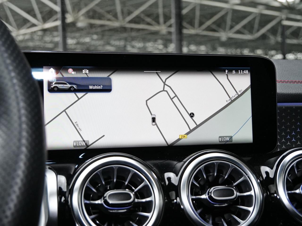 Mercedes-Benz EQB 300 4M AMG Distronic Panorama Burmester 360°