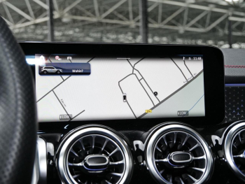 Mercedes-Benz EQB 300 4M AMG Distronic Panorama Burmester 360°