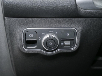 Mercedes-Benz EQB 300 4M AMG Distronic Panorama Burmester 360°