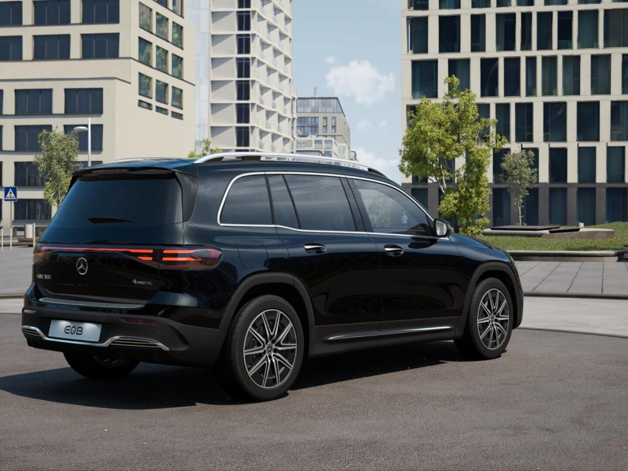 Mercedes-Benz EQB 300 4M AMG Distronic Panorama Burmester 360°