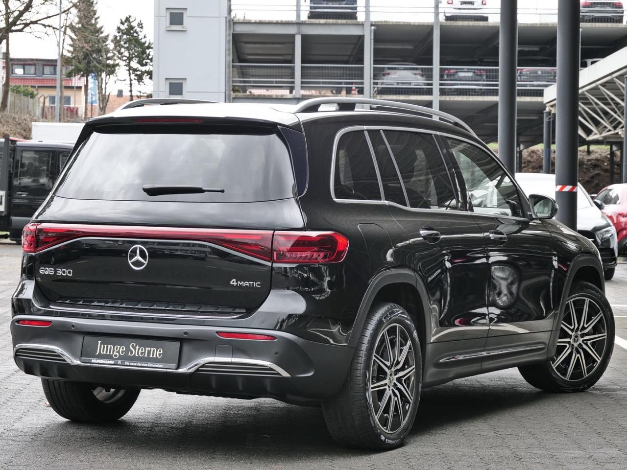 Mercedes-Benz EQB 300 4M AMG Distronic Panorama Burmester 360°