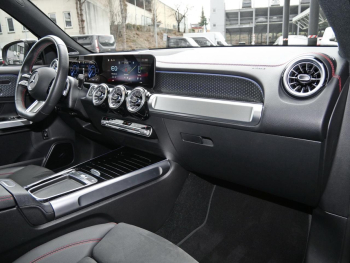 Mercedes-Benz EQB 300 4M AMG Distronic Panorama Burmester 360°