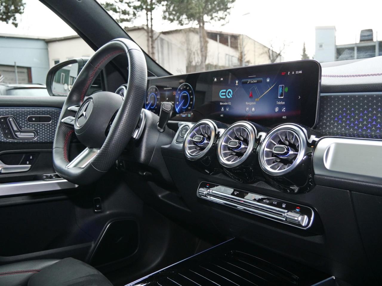 Mercedes-Benz EQB 300 4M AMG Distronic Panorama Burmester 360°