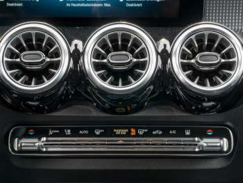 Mercedes-Benz EQB 300 4M AMG Night Panorama Kamera Easy-Pack