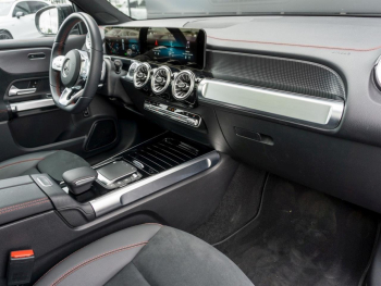 Mercedes-Benz EQB 300 4M AMG Night Panorama Kamera Easy-Pack