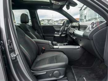 Mercedes-Benz EQB 300 4M AMG Night Panorama Kamera Easy-Pack