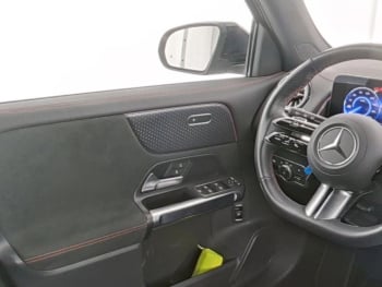 Mercedes-Benz EQB 300 4M AMG Night Panorama Kamera Easy-P AHK