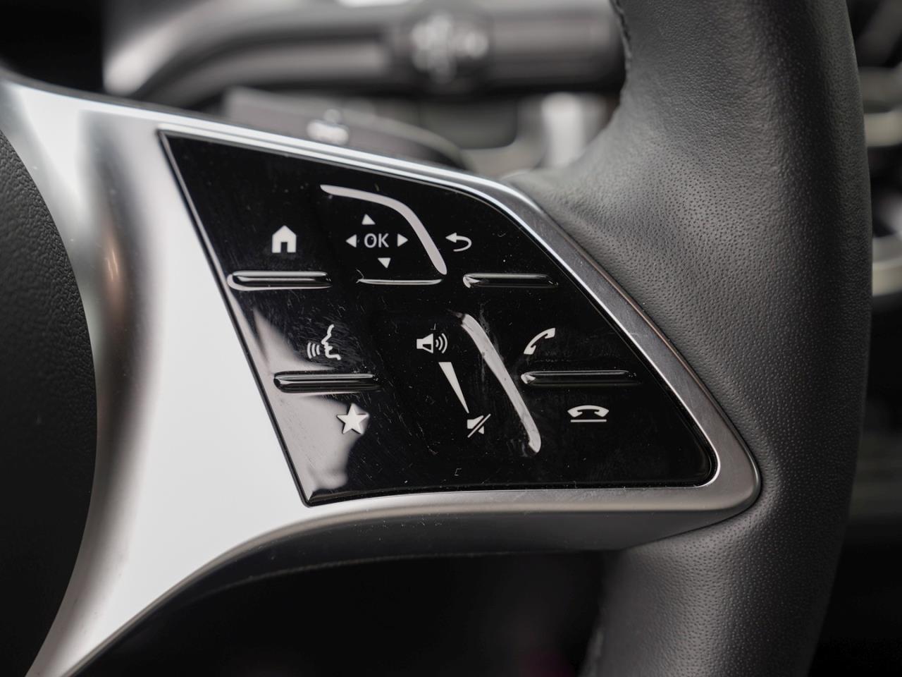 Mercedes-Benz EQB 300 4M Progressive MBUXNavi-Prem. Kamera