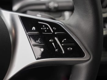 Mercedes-Benz EQB 300 4M Progressive MBUXNavi-Prem. Kamera