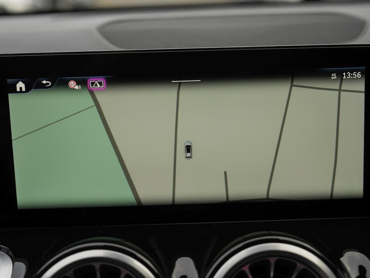 Mercedes-Benz EQB 300 4M Progressive MBUXNavi-Prem. Kamera