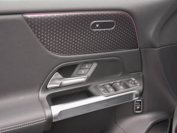 Mercedes-Benz EQB 300 4M Progressive MBUXNavi-Prem. Kamera