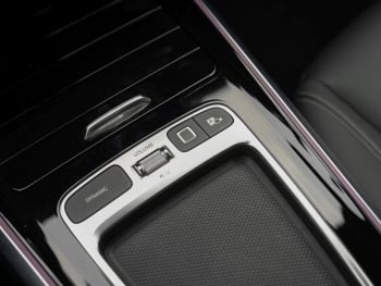 Mercedes-Benz EQB 300 4M Progressive MBUXNavi-Prem. Kamera