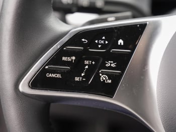 Mercedes-Benz EQB 300 4M Progressive MBUXNavi-Prem. Kamera