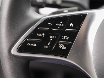 Mercedes-Benz EQB 300 4M Progressive MBUXNavi-Prem. Kamera