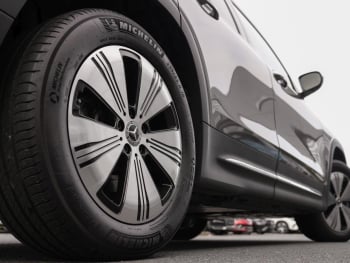 Mercedes-Benz EQB 300 4M Progressive MBUXNavi-Prem. Kamera
