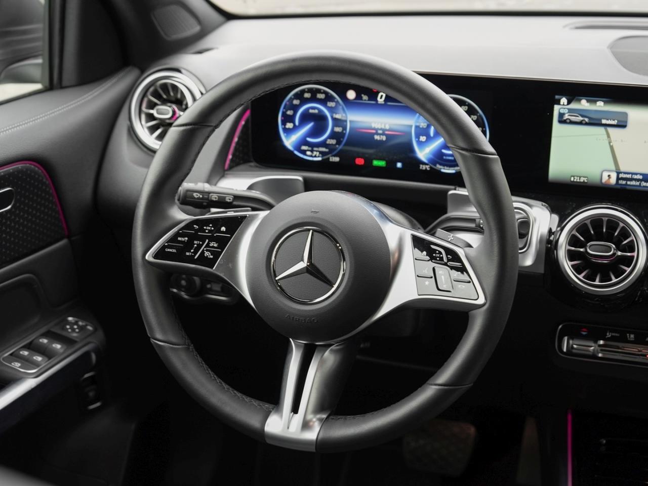 Mercedes-Benz EQB 300 4M Progressive MBUXNavi-Prem. Kamera