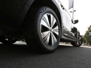 Mercedes-Benz EQB 300 4M Progressive Night MBUX Navi 360°