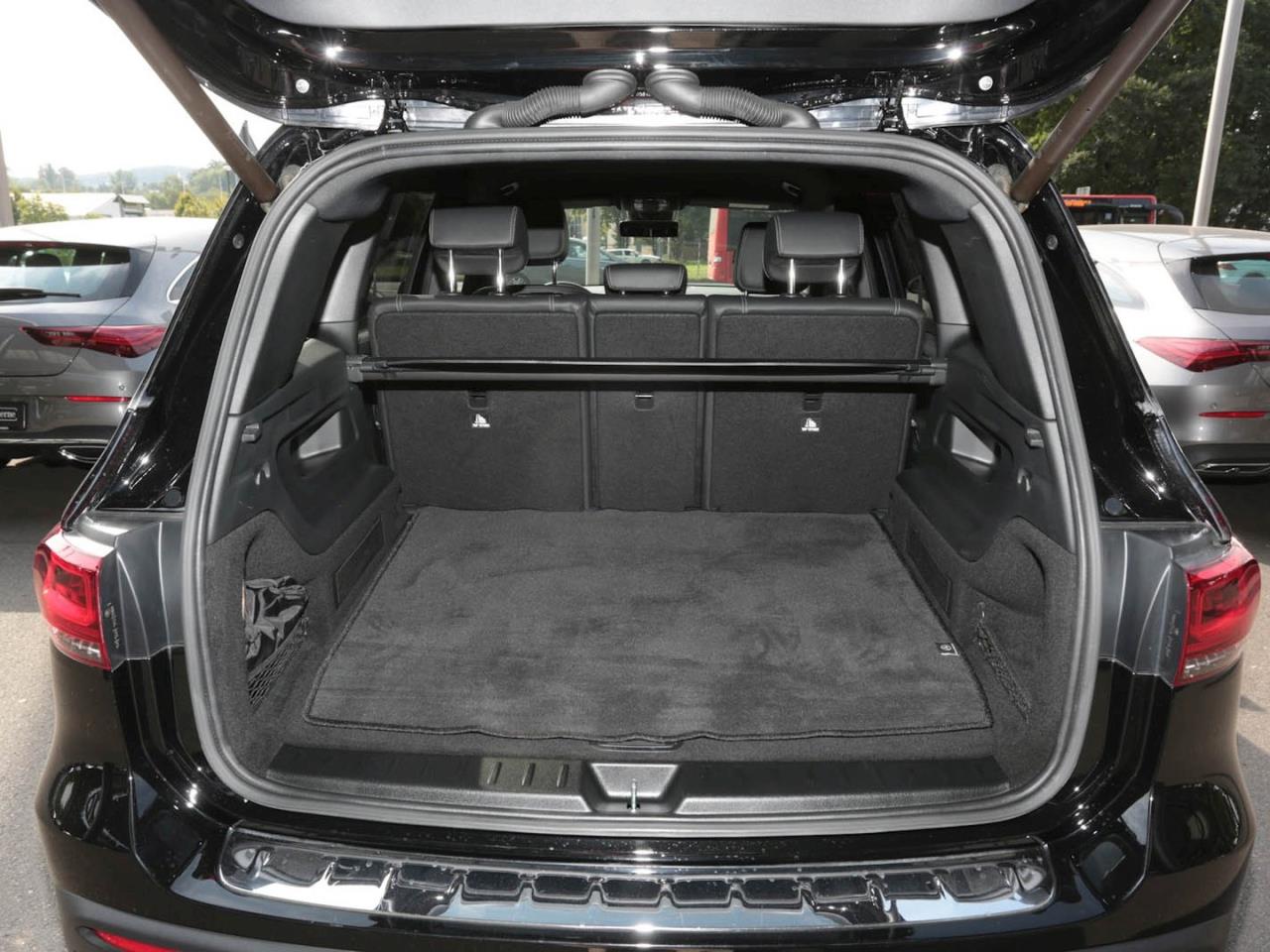 Mercedes-Benz EQB 300 4M Progressive Night MBUX Navi 360° Mercedes-Benz EQB 300 4M Progressive Night MBUX Navi 360°