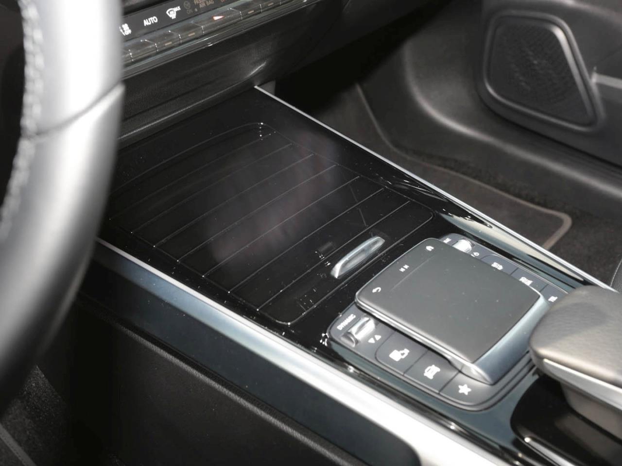 Mercedes-Benz EQB 300 4M Progressive Night MBUX Navi 360°