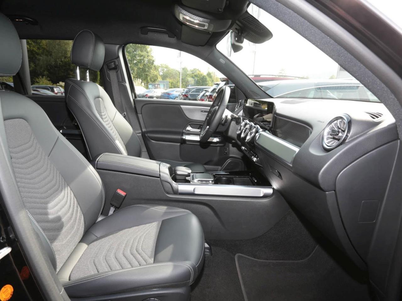 Mercedes-Benz EQB 300 4M Progressive Night MBUX Navi 360°