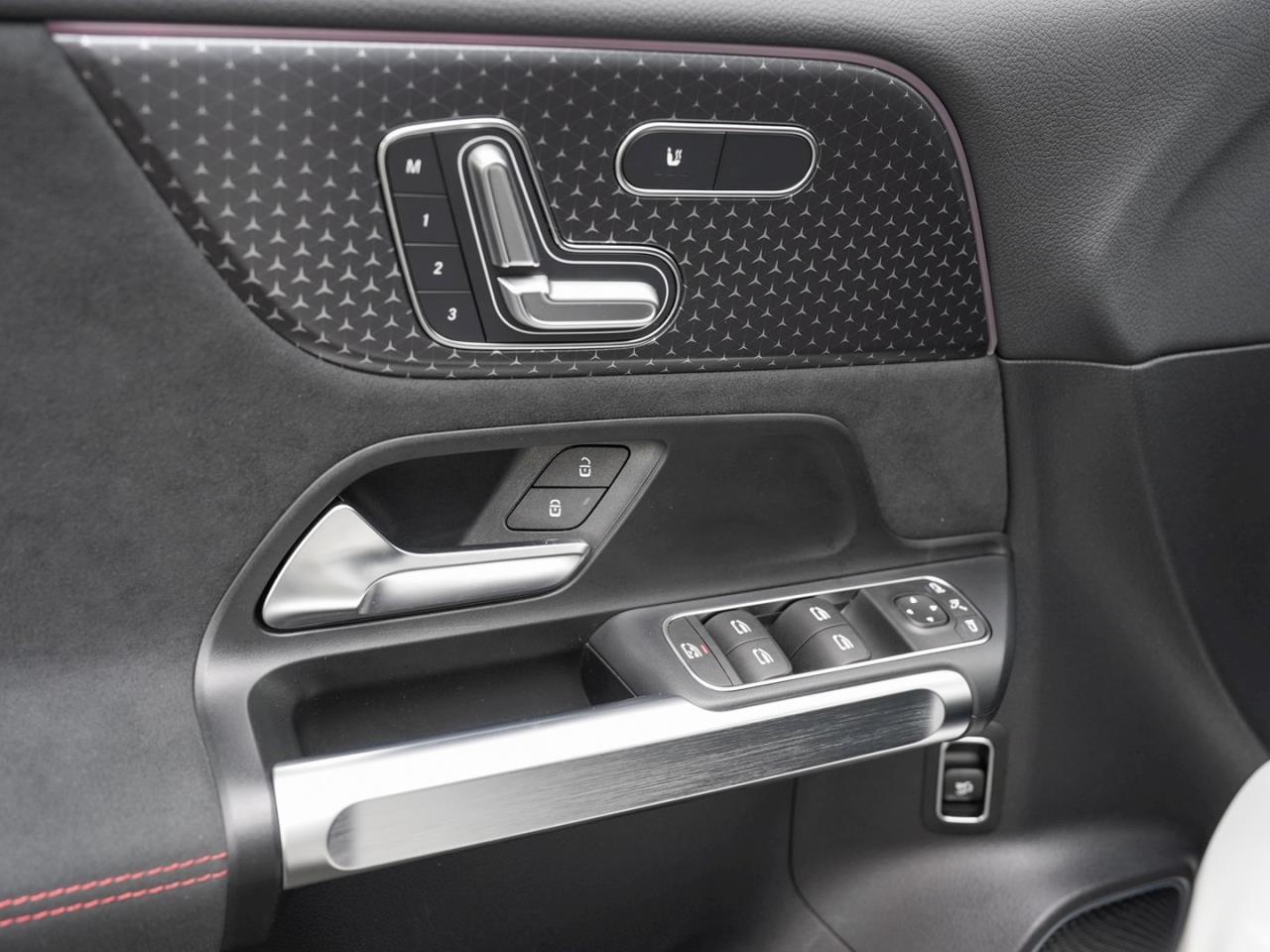 Mercedes-Benz EQB 300 4M AMG Night Navi Head-Up Memory 360°