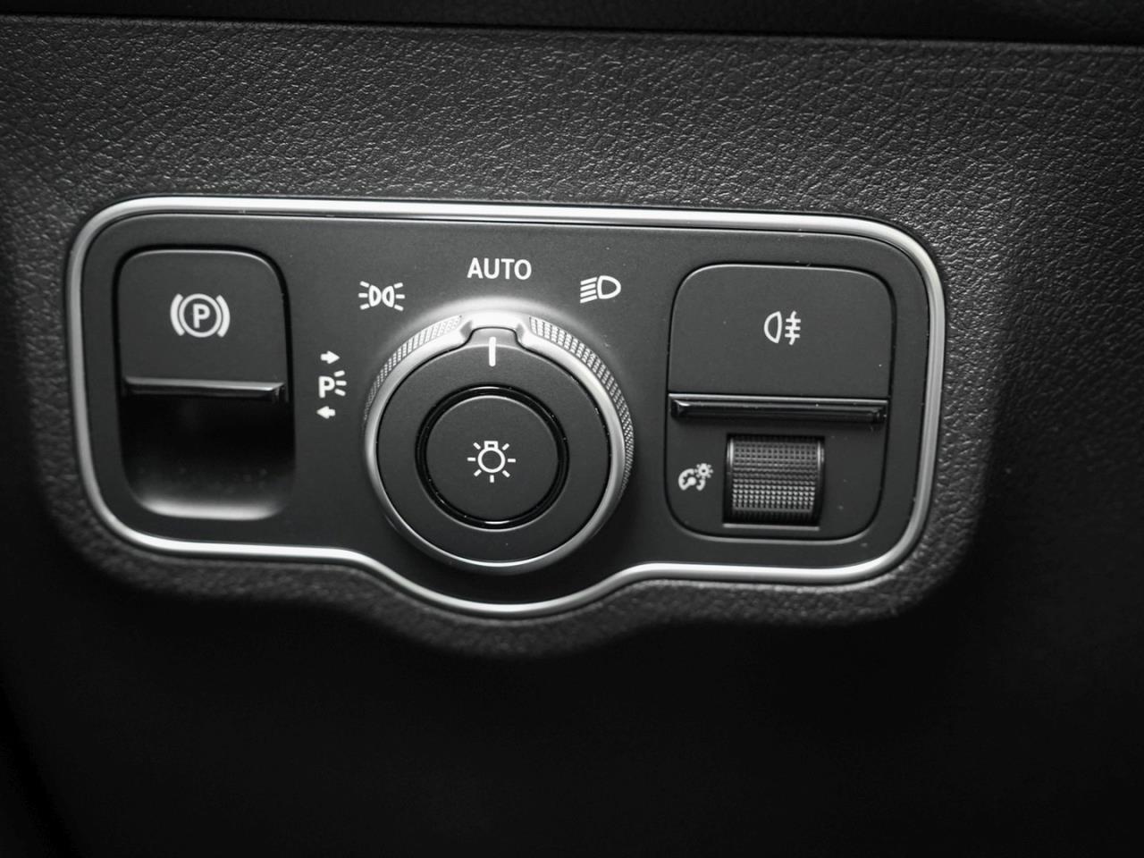 Mercedes-Benz EQB 300 4M AMG Night Navi Head-Up Memory 360°