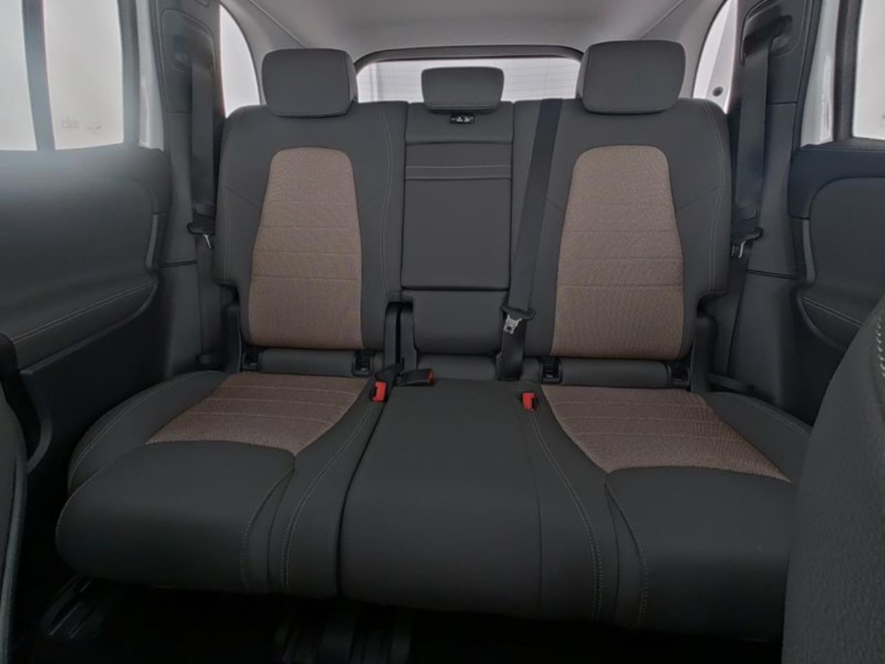 Mercedes-Benz EQB 300 4M MBUX Navi Panorama Kamera AHK WinterP Mercedes-Benz EQB 300 4M MBUX Navi Panorama Kamera AHK WinterP