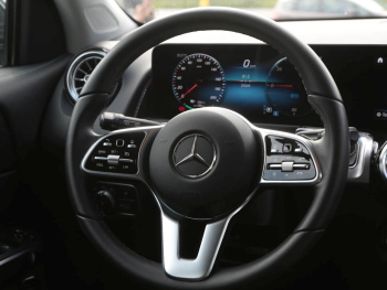 Mercedes-Benz EQB 300 4M Progressive MBUX Navi Kamera Totwinkel