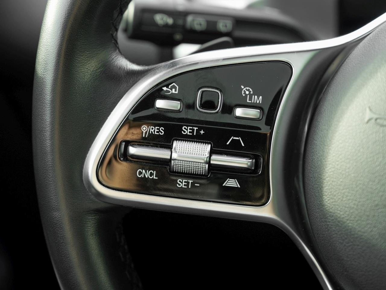 Mercedes-Benz EQB 350 4M Progressive Panorama 7-Sitzer 360°