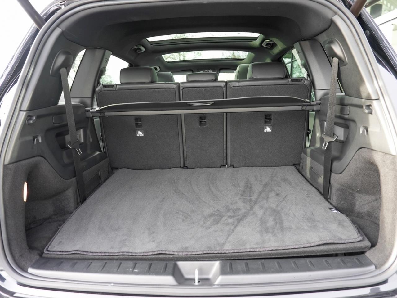 Mercedes-Benz EQB 350 4M Progressive Panorama 7-Sitzer 360°