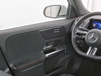 Mercedes-Benz EQB 350 4M AMG Panorama Kamera Easy-Pack AHK