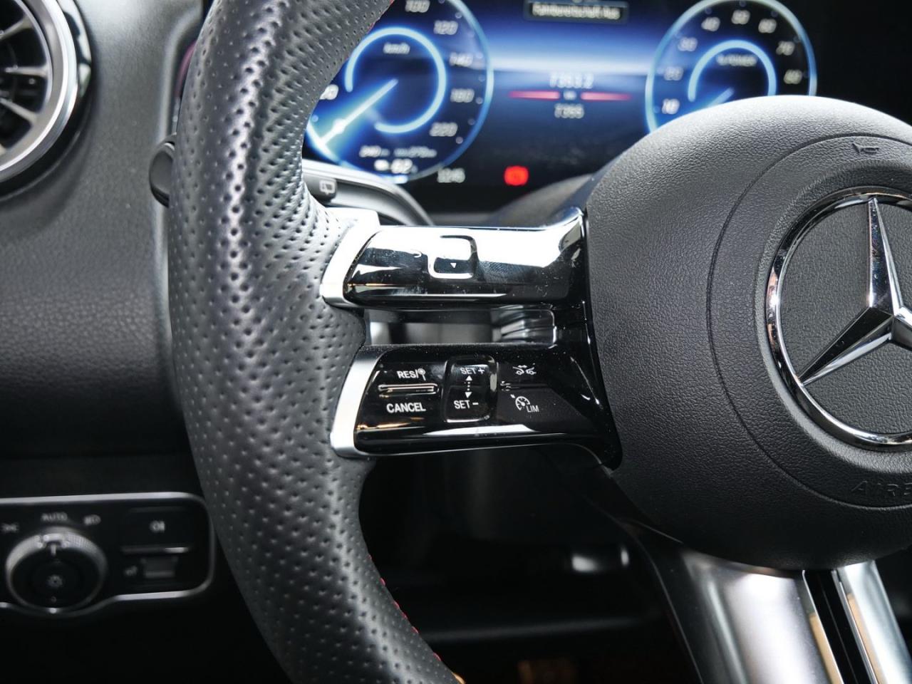 Mercedes-Benz EQB 350 4M AMG Night Panorama Burmester HUD 360°