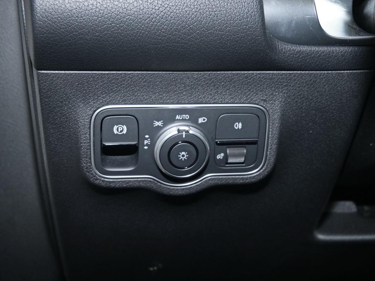 Mercedes-Benz EQB 350 4M AMG Night Panorama Burmester HUD 360°