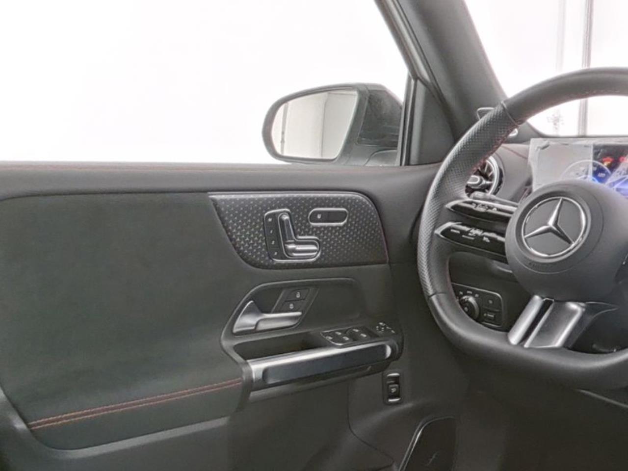 Mercedes-Benz EQB 350 4M AMG Night Panorama Distronic HUD 360°