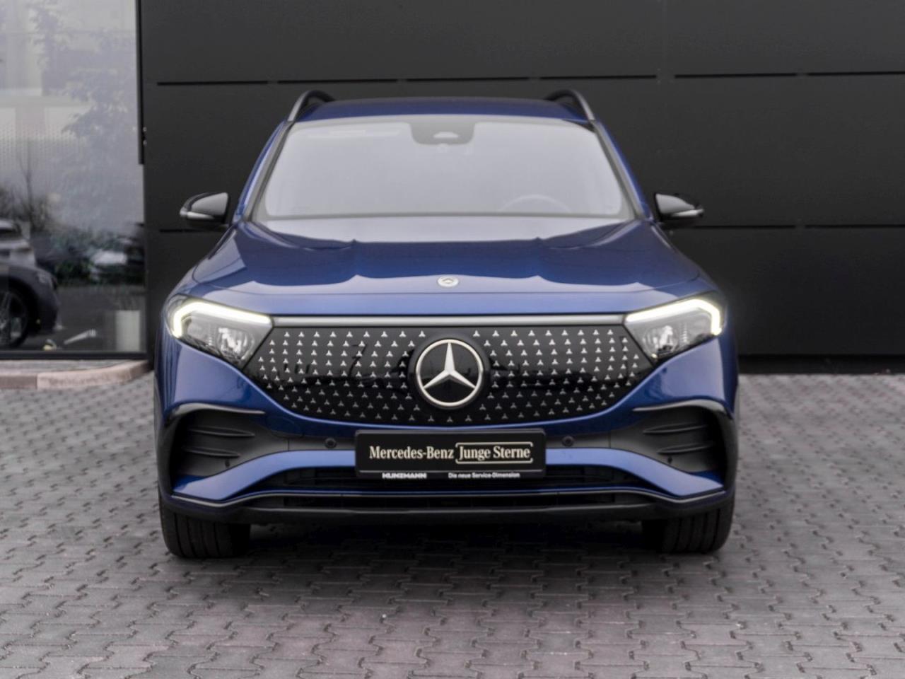Mercedes-Benz EQB 350 4M AMG Night Navi Distronic AHK Kamera