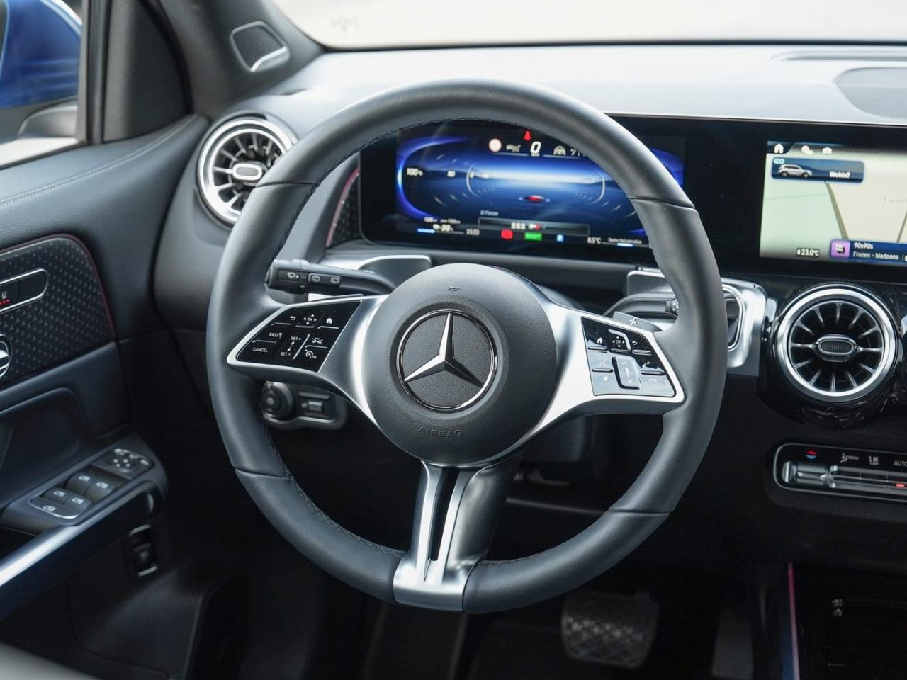 Mercedes-Benz EQB 350 4M Progressive Distronic Memory AHK 360°