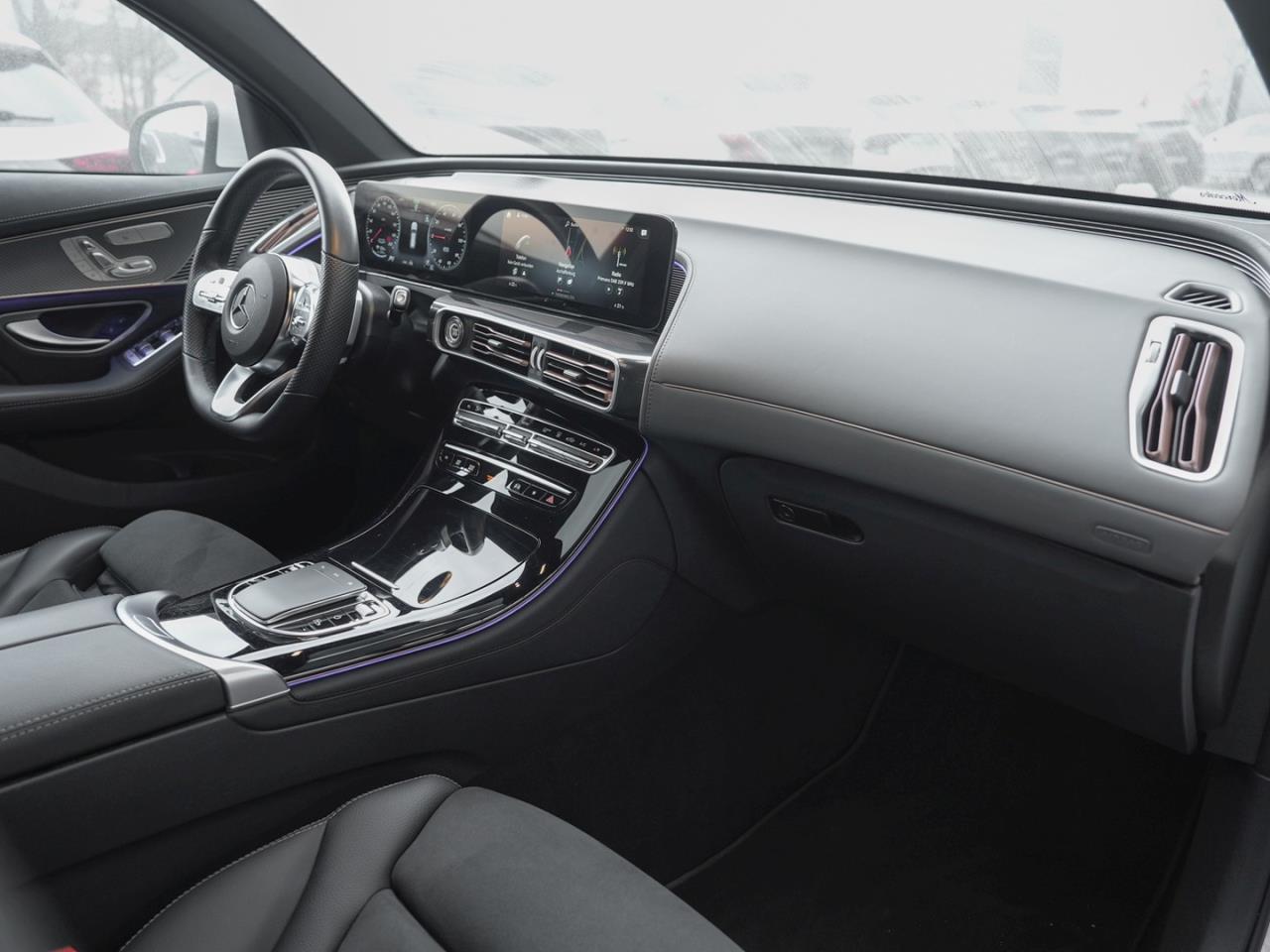 Mercedes-Benz EQC 400 4M AMG Line AMG Schiebedach Distronic