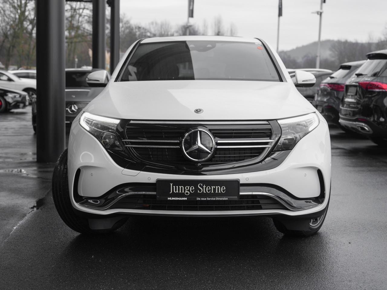 Mercedes-Benz EQC 400 4M AMG Line AMG Schiebedach Distronic