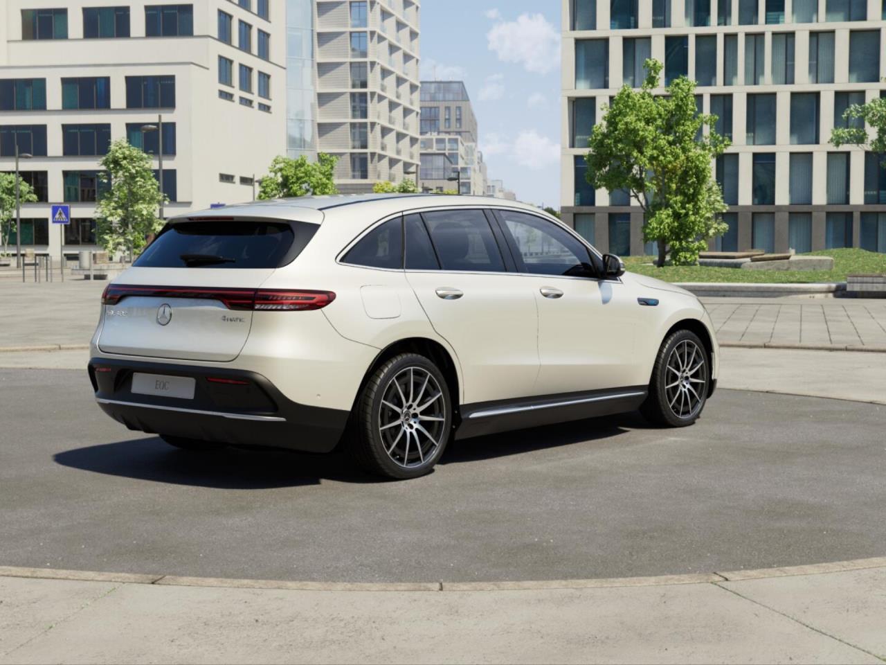 Mercedes-Benz EQC 400 4M AMG Line AMG Schiebedach Distronic