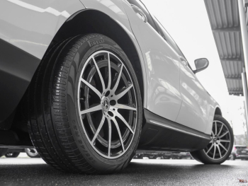 Mercedes-Benz EQC 400 4M AMG Line AMG Schiebedach Distronic