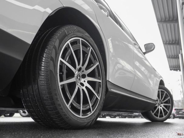 Mercedes-Benz EQC 400 4M AMG Line AMG Schiebedach Distronic