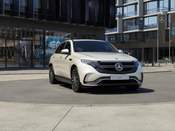 Mercedes-Benz EQC 400 4M AMG Line AMG Schiebedach Distronic