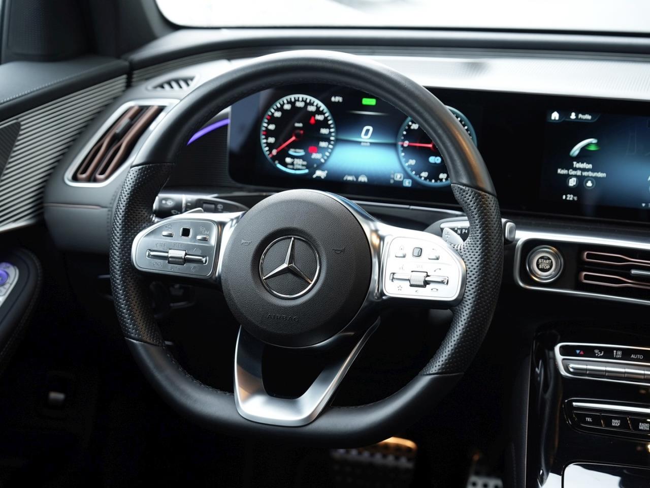 Mercedes-Benz EQC 400 4M AMG Line AMG Schiebedach Distronic