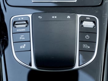 Mercedes-Benz EQC 400 4M AMG Line AMG Schiebedach Distronic