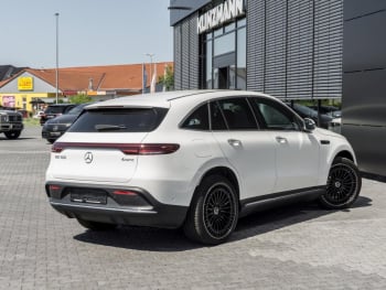 Mercedes-Benz EQC 400 4M AMG Line AMG Schiebedach Distronic