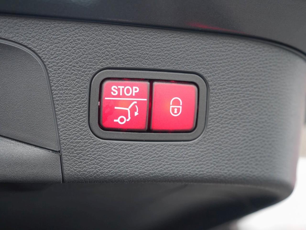 Mercedes-Benz EQC 400 4M AMG Line AMG Kamera Easy-Pack AHK